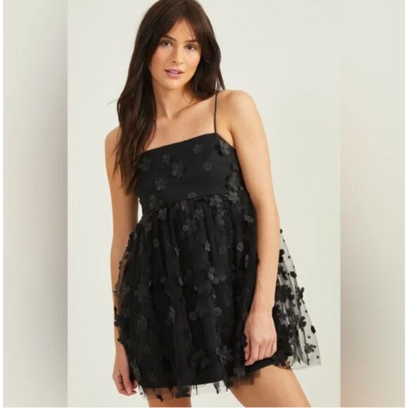 Altar'd State Trixxi Black Aurora 3D Floral Mesh +Tulle Baby Doll Dress size XS - Picture 1 of 8